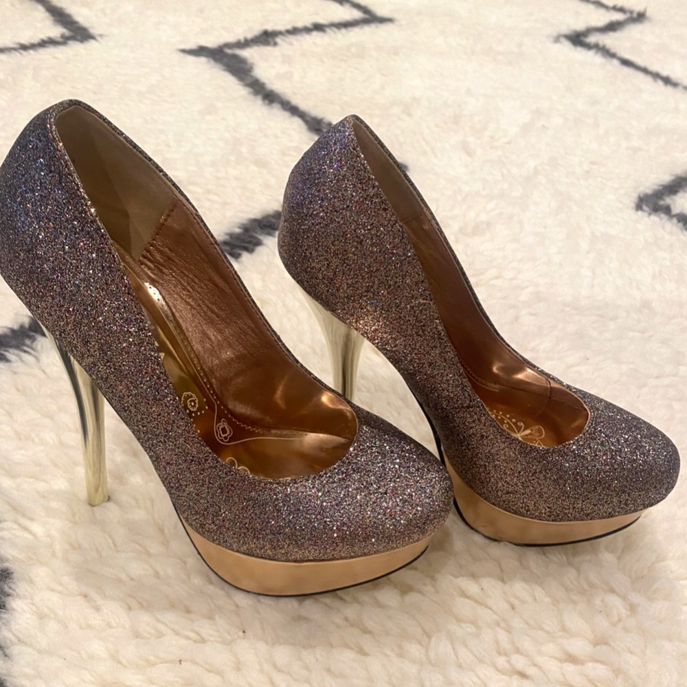 Womens Rose Gold Glitter Pump - Picture 4 of 10